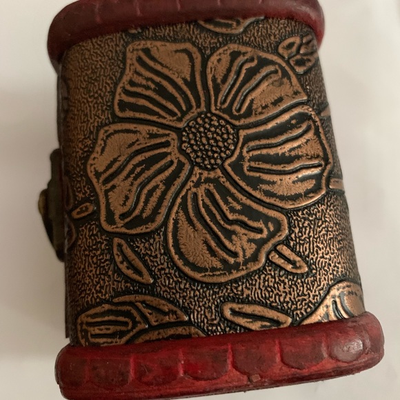 Jewelry Box - Picture 3 of 6